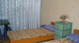 Гостевой дом Salgir Inn Саки Двухместный номер с 2 отдельными кроватями и ванной комнатой-5
